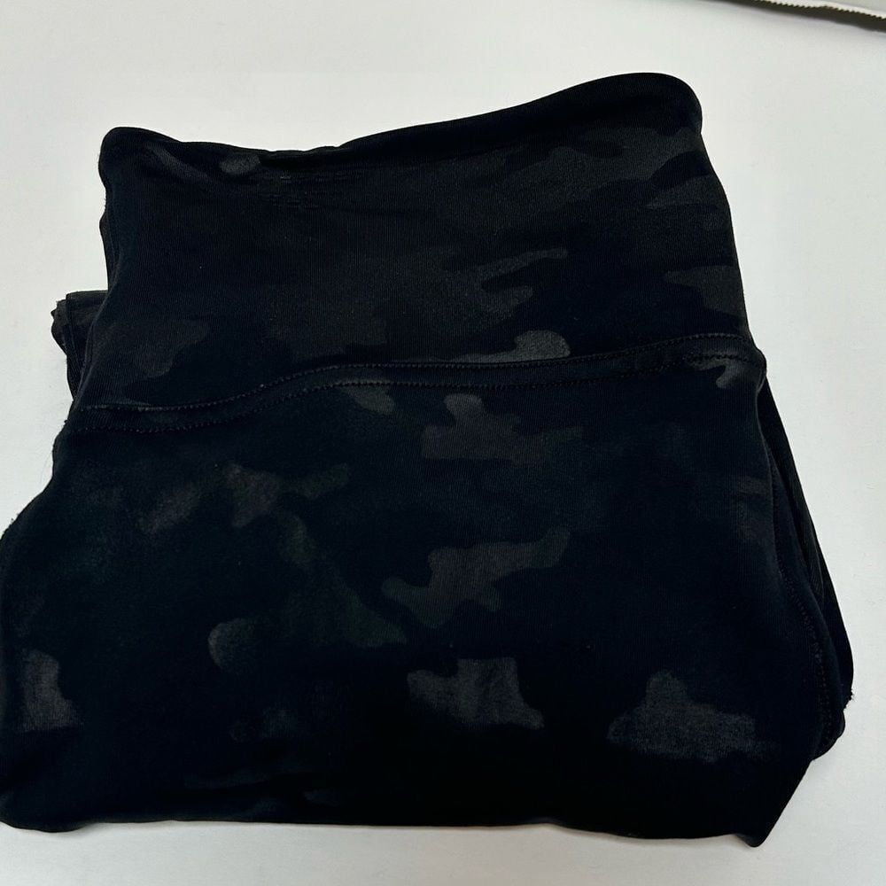 SPANX Faux Leather Camo Camouflage Leggings Matte Black‎ size Large